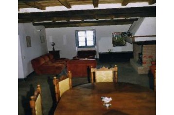 Italia Privát Trassilico, Esterno